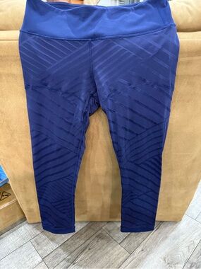 Lululemon Royal Blue Diagonal Stripe Texture High Rise Active Leggings Size 6